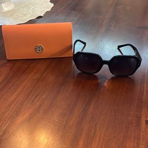 Tory Burch Sunglasses with case